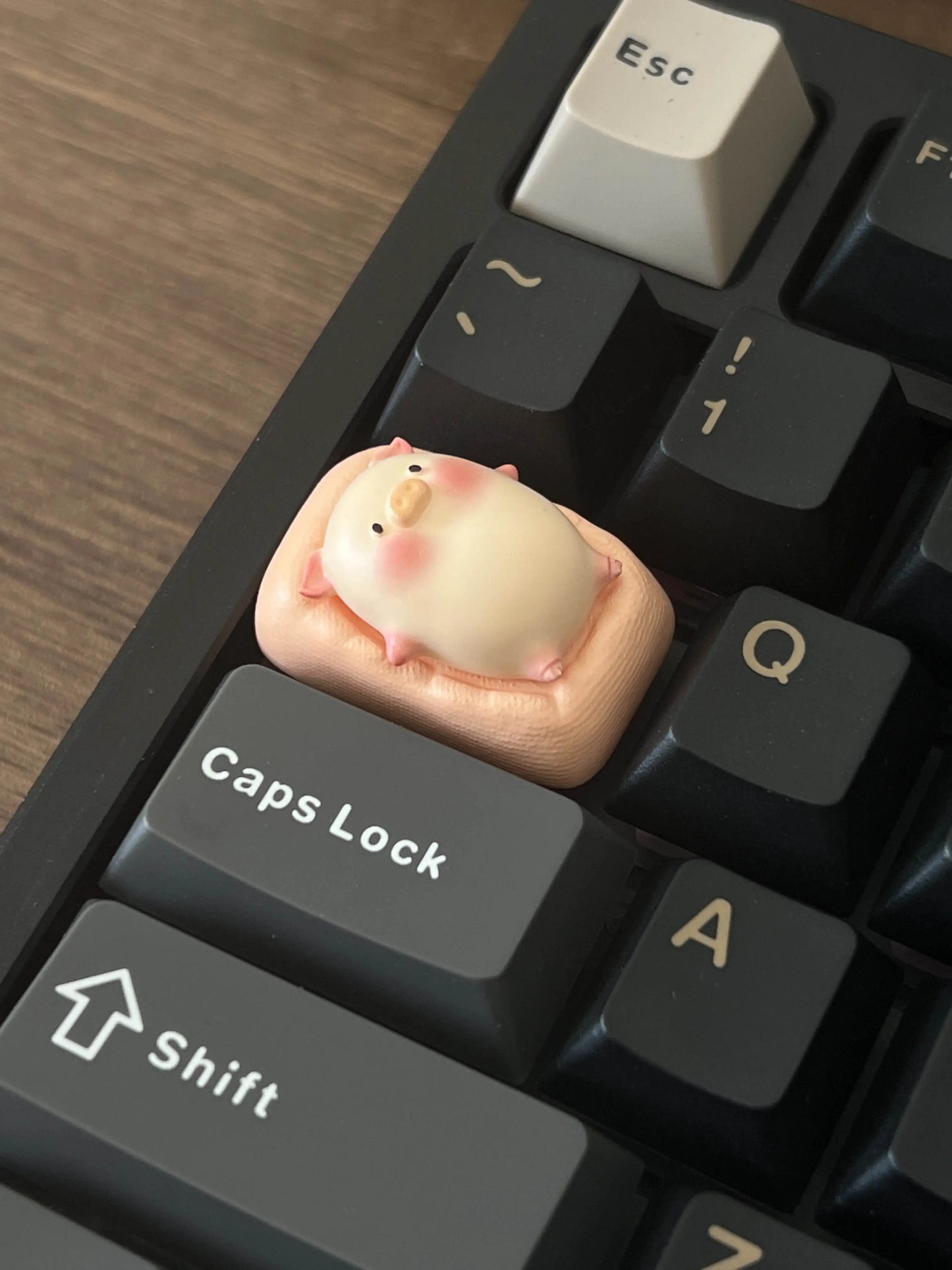 Sleeping Pig TAB Keycap by KlickieKeyz