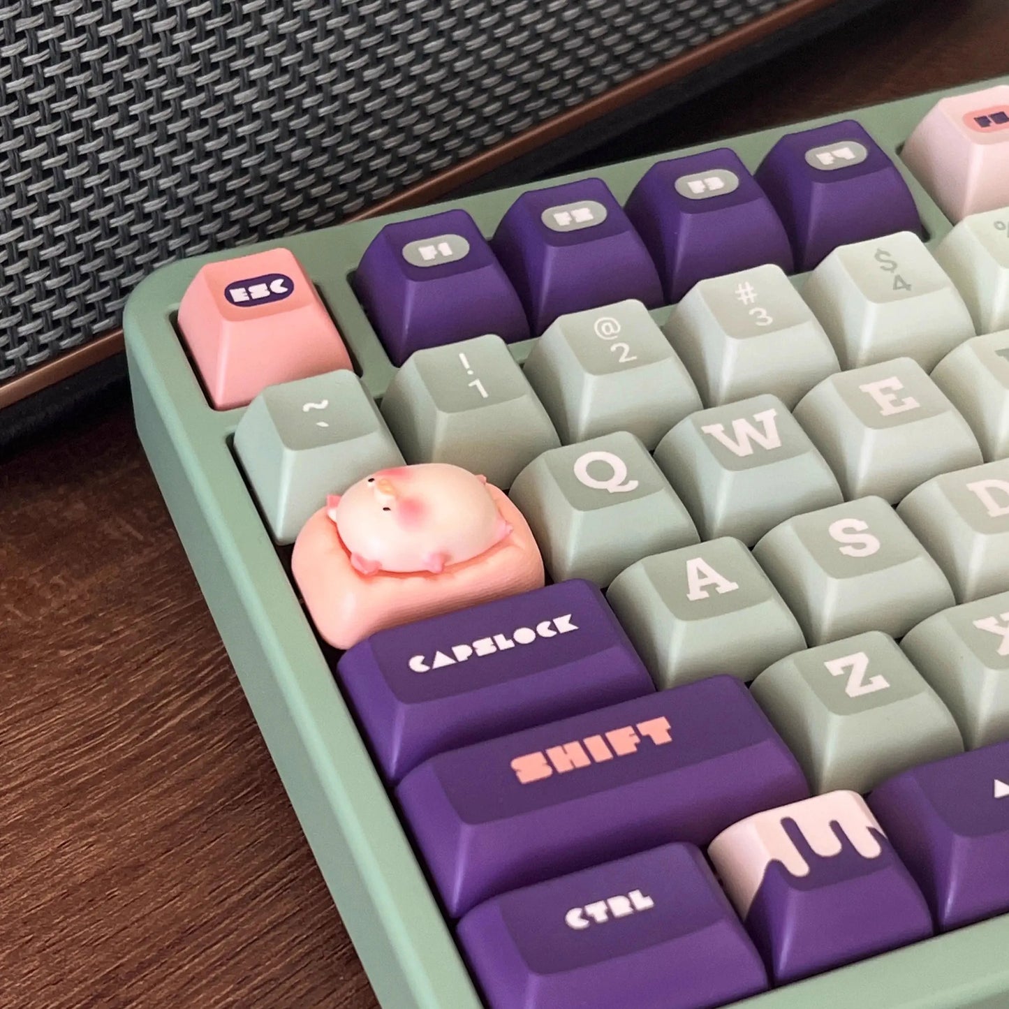 Sleeping Pig TAB Keycap by KlickieKeyz